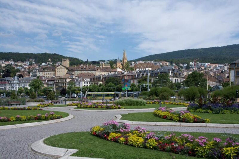 Neuchâtel: Express Walk With a Local in 60 Minutes - Customize Your Tour to Your Interests