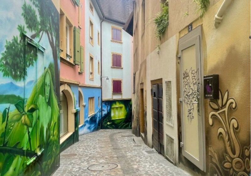 Neuchâtel Scavenger Hunt and Sights Self-Guided Tour - Solving Puzzles and Clues