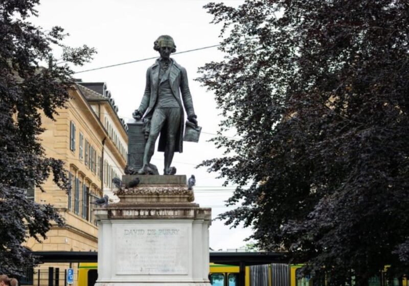 Neuchâtel Scavenger Hunt and Sights Self-Guided Tour - Creative Photo Challenges
