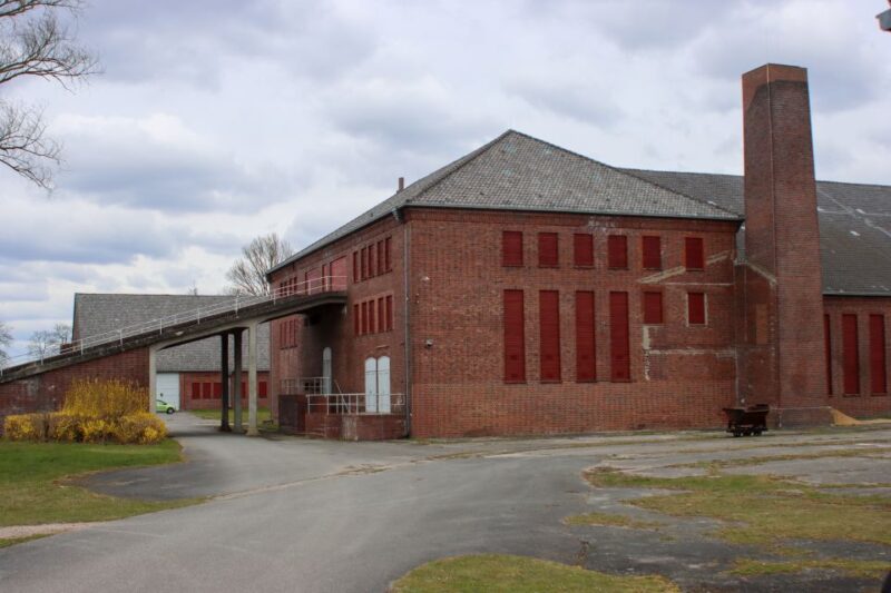 Neuengamme Concentration Camp Memorial: Guided Private Tour - Itinerary Highlights