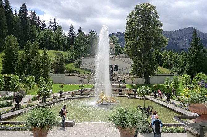 Neuschwanstein Castle and Linderhof Palace Day Trip From Munich - Meeting Point and Schedule