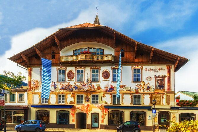 Neuschwanstein Castle and Linderhof Private Tour From Munich - Exploring Neuschwanstein Castle