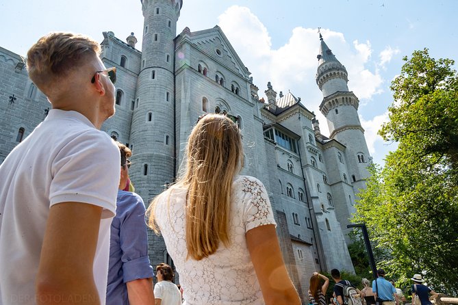 Neuschwanstein Castle and Linderhof VIP All-Inc Tour From Munich - Linderhof Palace Highlights