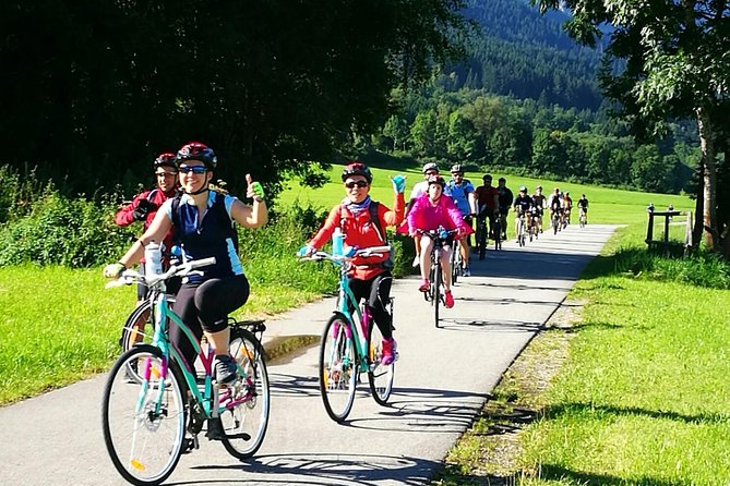 Neuschwanstein Castle by Bus Incl. Bike Ride or Hohenschwangau - Neuschwanstein Castle Walking Tour