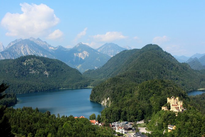 Neuschwanstein Castle Tour With Skip the Line From Hohenschwangau - Horse-drawn Carriage Ride