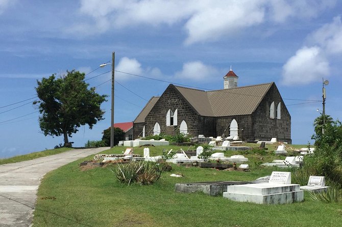 Nevis Panoramic Drive and Beach Experience - Tour Capacity and Accessibility