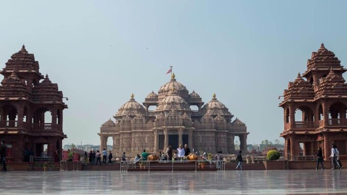 New Delhi - Akshardham Temple Tour With Water and Light Show - Explore the Temple