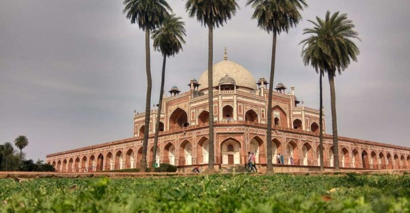 New Delhi: City Tour With Professional Photographer & Lunch - Key Points