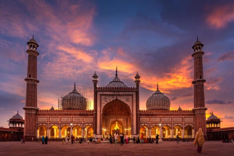 New Delhi: Private New and Old Delhi Sightseeing Tour Car - Pickup and Accessibility