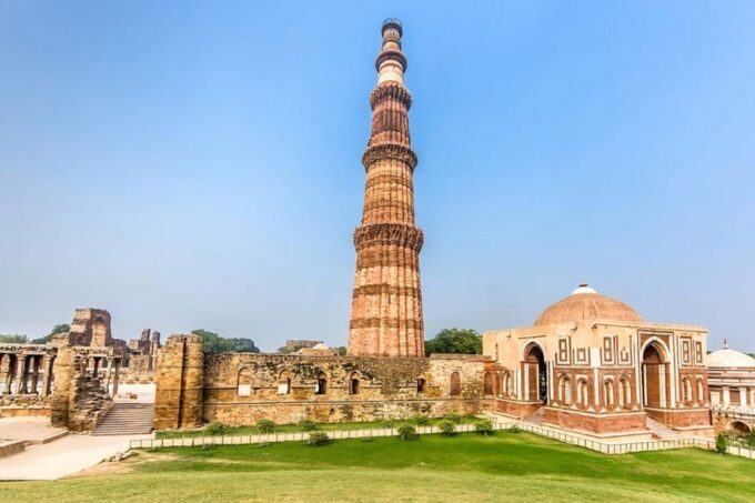 New Delhi: Private New and Old Delhi Sightseeing Tour Car - Save up to 50