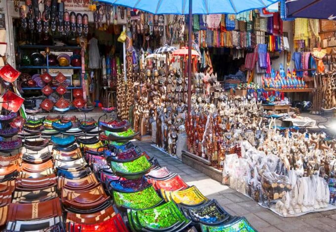 New Delhi: Shopping Tour With Private Guide and Transfer - Transportation and Guide