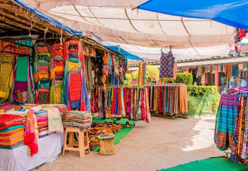 New Delhi: Shopping Tour With Private Guide and Transfer - Important Information