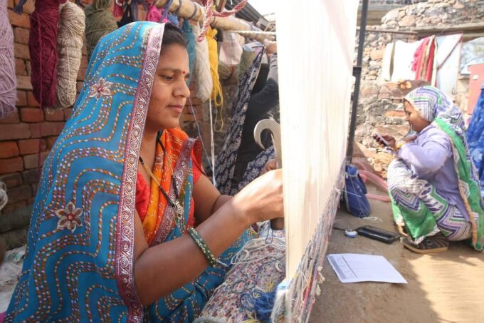 New Delhi: Shopping Tour With Private Guide and Transfer - Accessibility and Restrictions