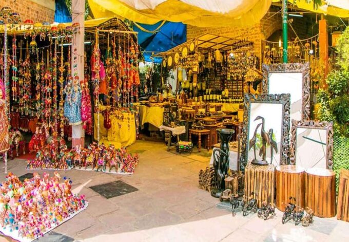 New Delhi: Shopping Tour With Private Guide and Transfer - Booking and Payment