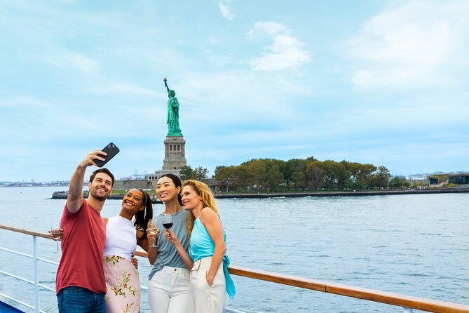 New Jersey Lunch Cruise - Onboard Entertainment and Dining
