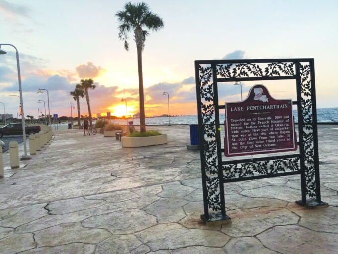 New Orleans: 2.5-Hour City & Cemetery Tour by Bus - Gratuities and Important Information