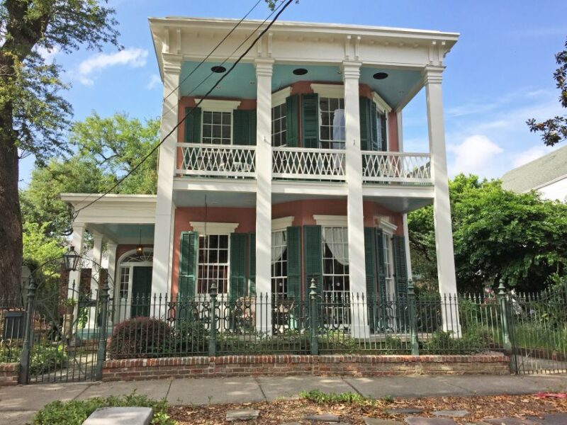 New Orleans: City & Cemetery Tour by Air-Conditioned Minibus - Key Points