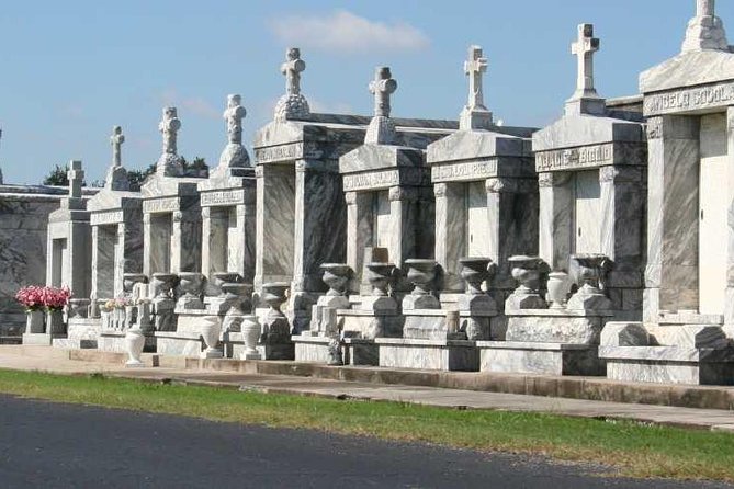 New Orleans City Tour: Katrina, French Quarter, Garden District - Comprehensive Coverage