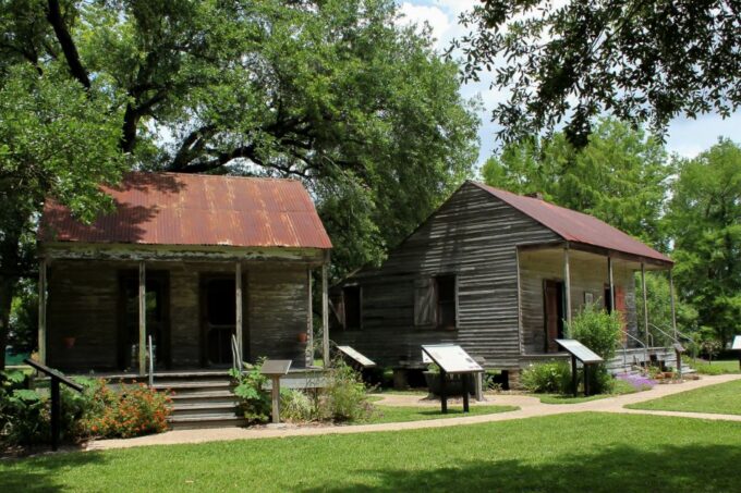 New Orleans: Destrehan Plantation, Houmas House & Lunch - Frequently Asked Questions