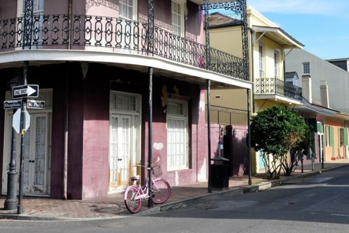 New Orleans: Five-in-One City Walking Tour - Meeting Point and Accessibility