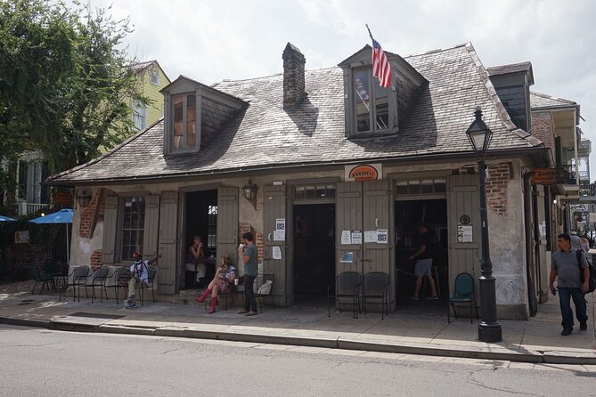 New Orleans French Quarter & Cemetery Bike Tour - Tour Capacity and Reviews
