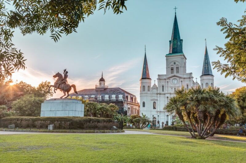 New Orleans French Quarter History and Hauntings Tour - Pricing and Booking