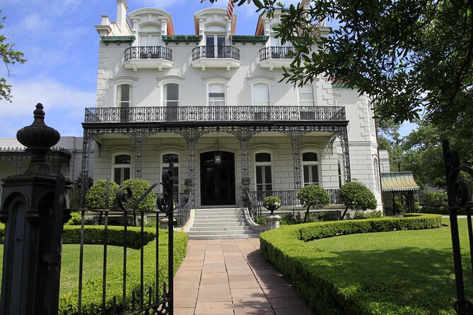 New Orleans Garden District- at Your Own Pace. Downloadable Audiovisual Tour. - Meeting and End Points