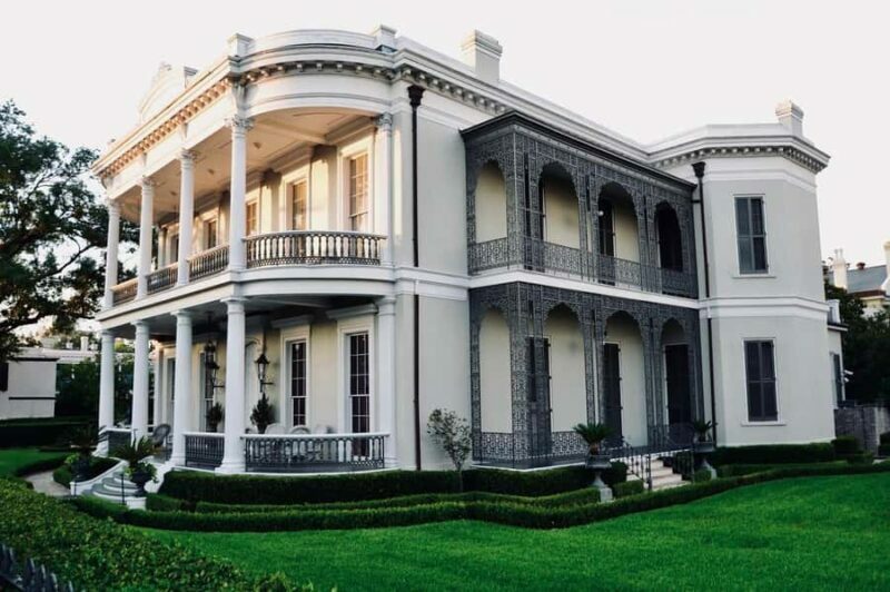 New Orleans: Garden District & Lafayette Cemetery gates Tour - What to Expect from the Garden District & Lafayette Cemetery Gates Tour
