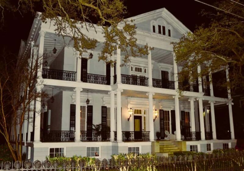New Orleans: Garden District & Lafayette Cemetery gates Tour - Who This Tour is Perfect For