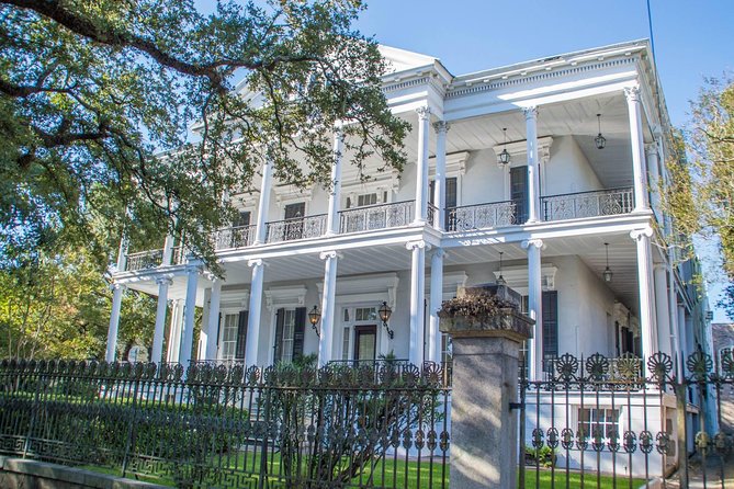 New Orleans Garden District Walking Tour Including Lafayette Cemetery No. 1 - What to Expect