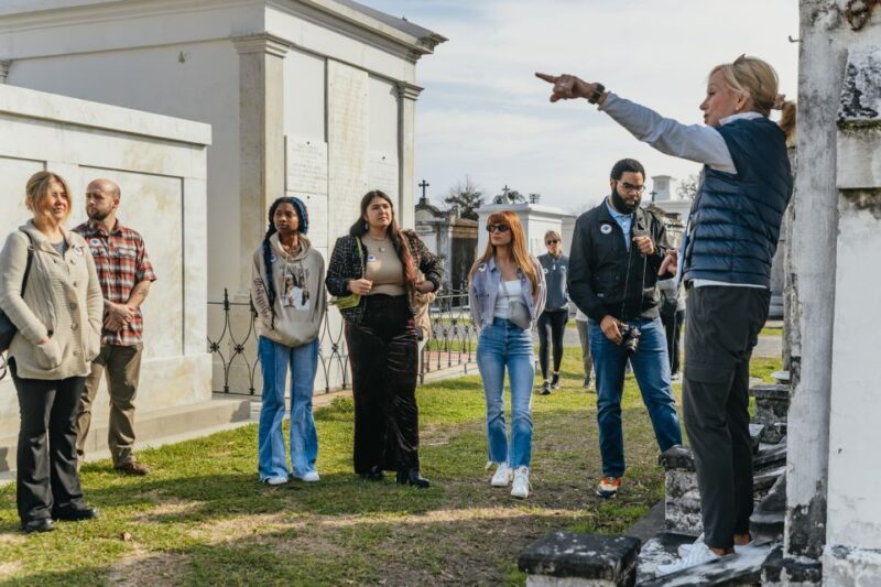 New Orleans: Guided City Sightseeing Tour by Bus - Accessibility & Meeting