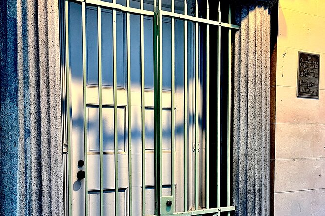 New Orleans Haunted Legends & Scandals Small Group Tour - Traveler Reviews and Insights