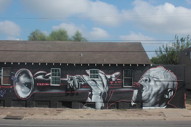 New Orleans Jazz Walking Tour - Vibrant Atmosphere of New Orleans