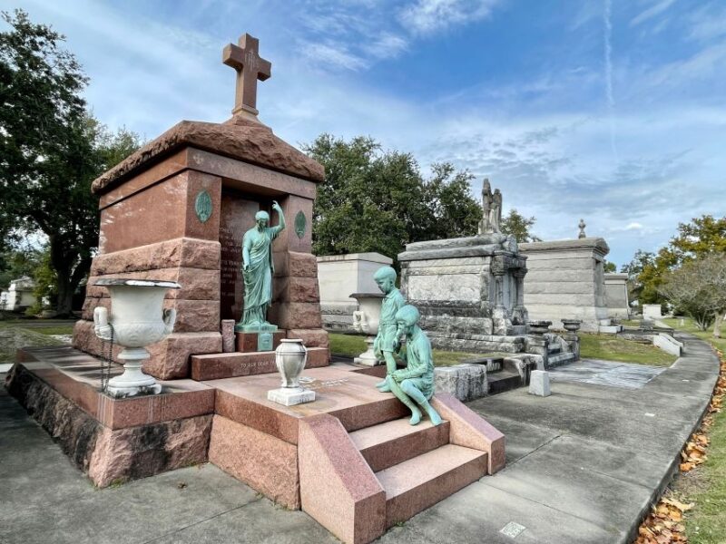 New Orleans: Millionaire's Tombs of Metairie Cemetery Tour - Key Points