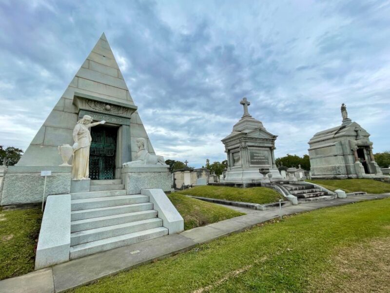 New Orleans: Millionaire's Tombs of Metairie Cemetery Tour - Meeting Information