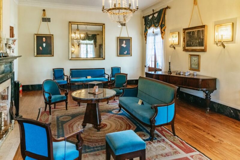 New Orleans: Oak Alley Plantation & Airboat Swamp Combo Tour - Transportation