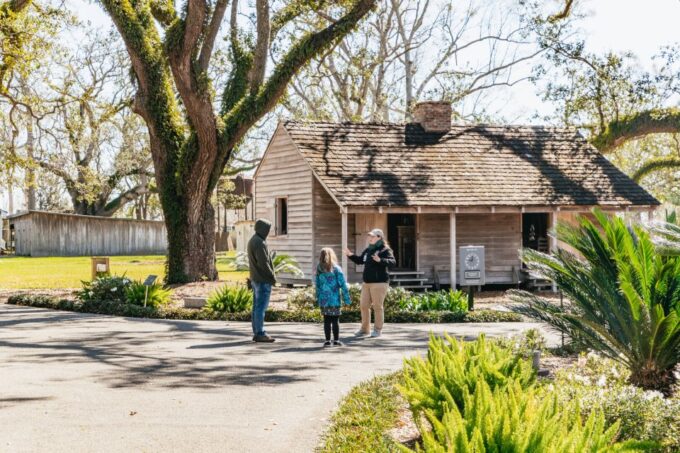 New Orleans: Oak Alley Plantation & Airboat Swamp Combo Tour - Price and Duration