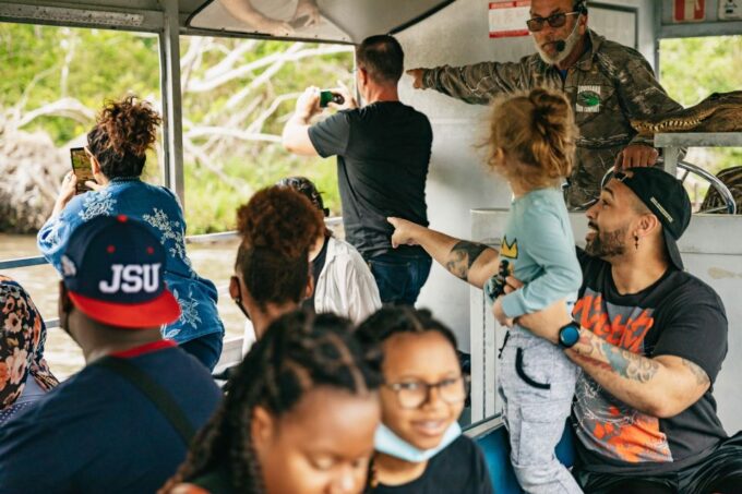 New Orleans: Oak Alley Plantation and Swamp Cruise Day Trip - Tour Details