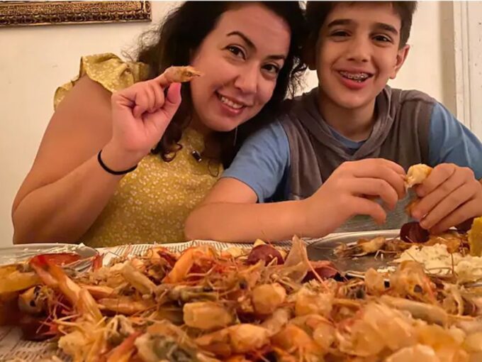 New Orleans: Shrimp Boil Experience in French Quarter - Seating Options