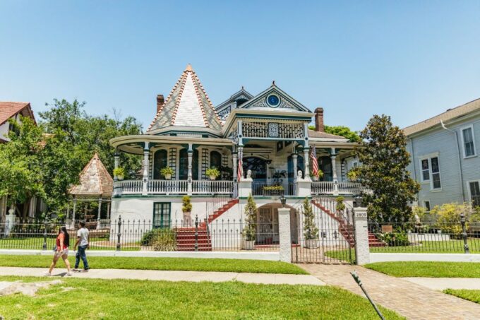 New Orleans: Sightseeing Bus Tour - Neighborhood Exploration
