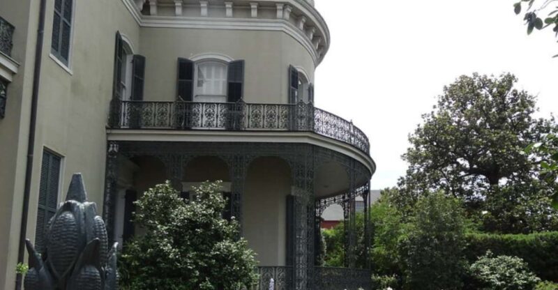 New Orleans: Tombs and Mansions of the Garden District - Highlights of the Tour