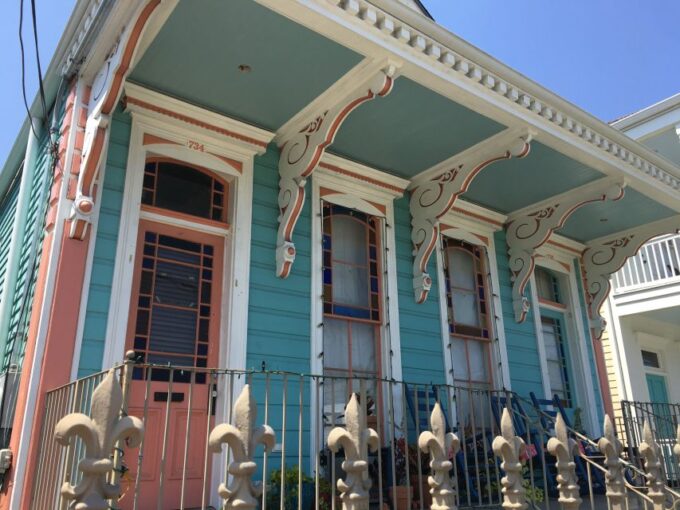 New Orleans: Traditional City and Estate Tour - Exploring the French Quarter