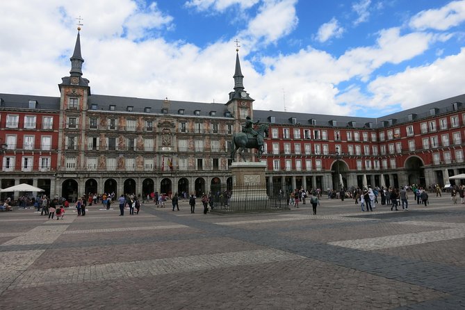 New Routes! Private Panoramic Tour Madrid With Tour Guide - Accessibility and Accommodations
