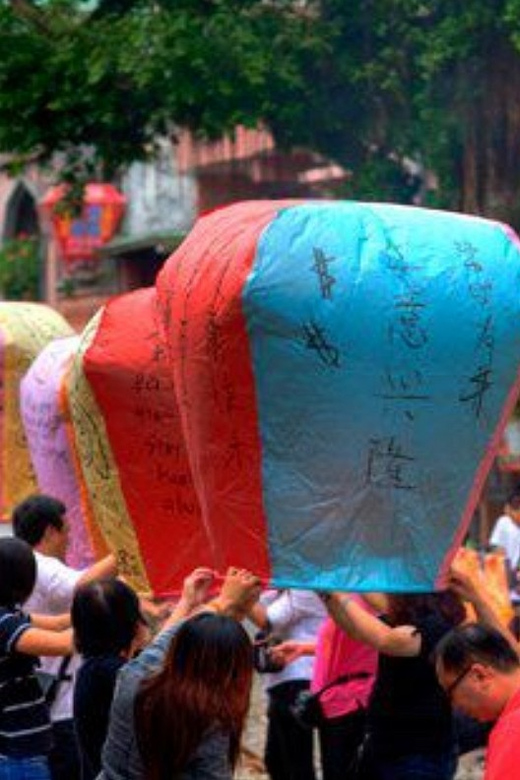 New Taipei: Pingxi Sky Lantern Festival Experience in Shifen - Shifen Old Street Experience