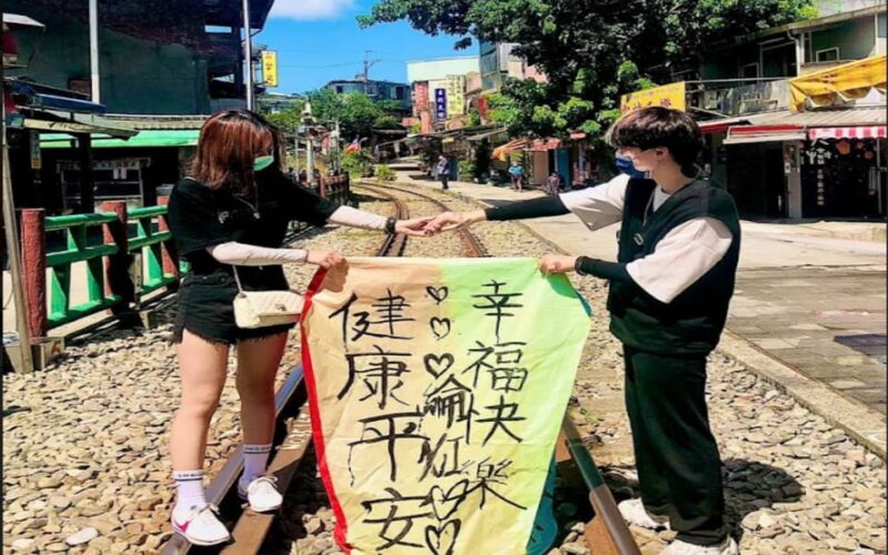 New Taipei: Pingxi Sky Lantern Festival Experience in Shifen - Included Amenities and Important Information