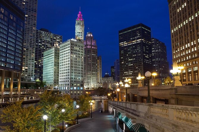 New Years Eve Chicago River Plated Dinner Cruise - Entertainment