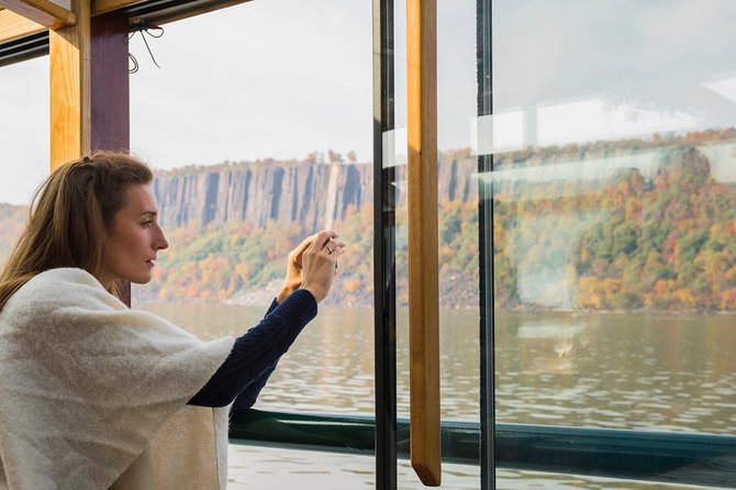 New York Afternoon Fall Foliage Cruise With Lunch - Departure and Cruise Experience