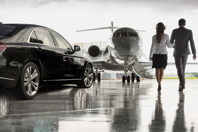 New York Airport Luxury Transfer : Newark Airport to New York City - Vehicle Description