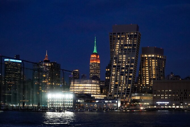 New York City 90-Minute Cruise: Lady Liberty, Bridges and Skyline - On-Board Photographer and Souvenir Photos