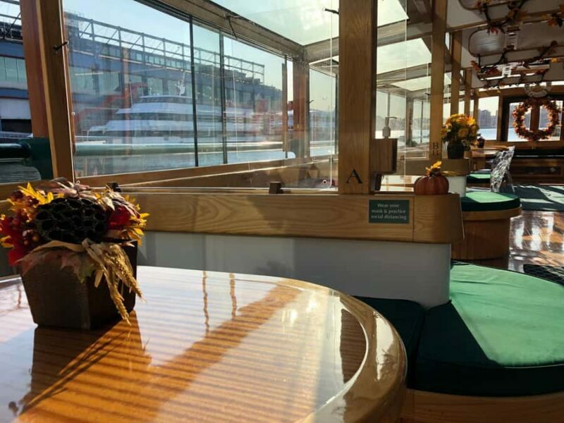 New York City: Afternoon Fall Foliage Lunch Cruise - What Makes This Cruise Special